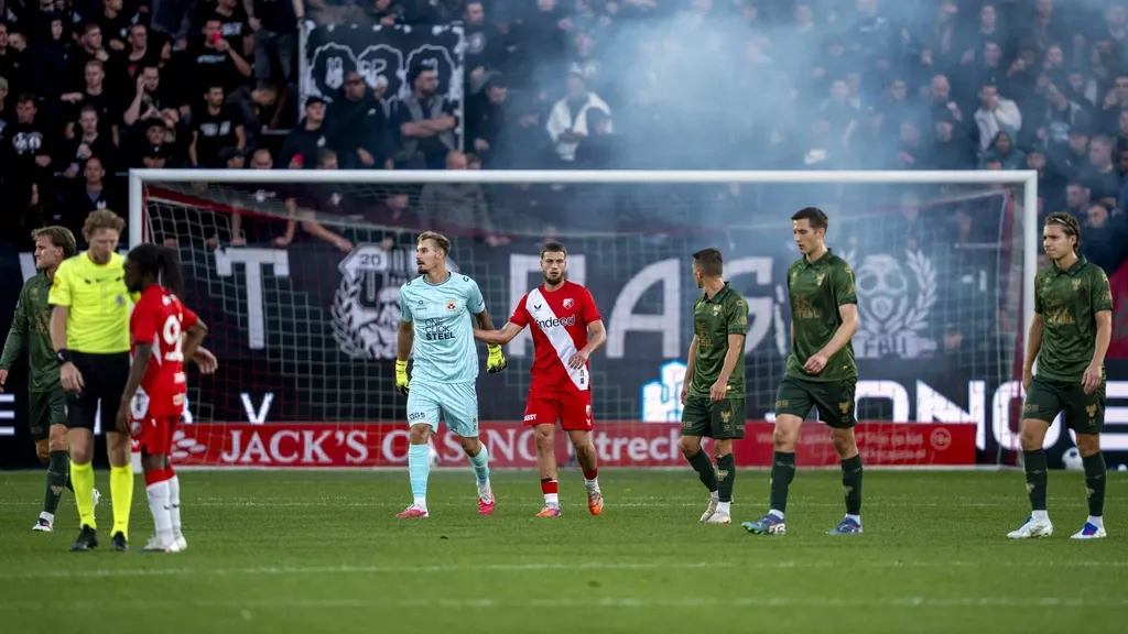 FC Utrecht issues 18 stadium bans after misconduct in match with Go Ahead