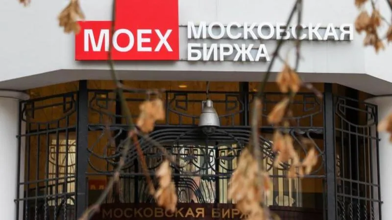 Russian stock market rebounds at open, showing resilience amid regional uncertainty