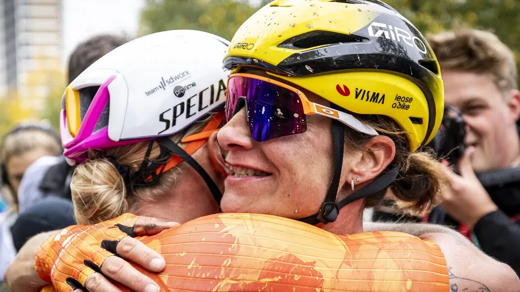 Vos (39) wins gravel world title in Australia — her fifteenth world championship