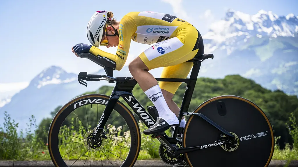 Time trials in the Tour get hearts racing — will the women's finish be without spectators?