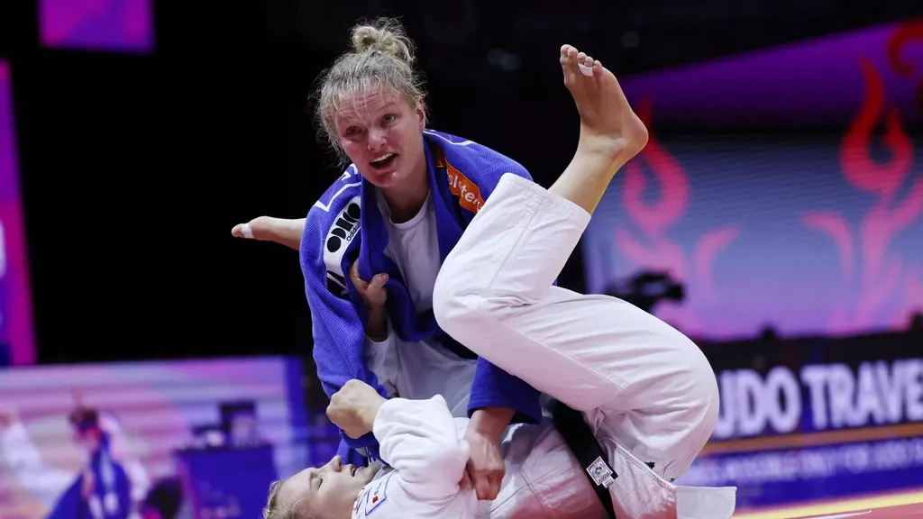 Van Dijke and De Voogd knocked out early at World Judo Championships