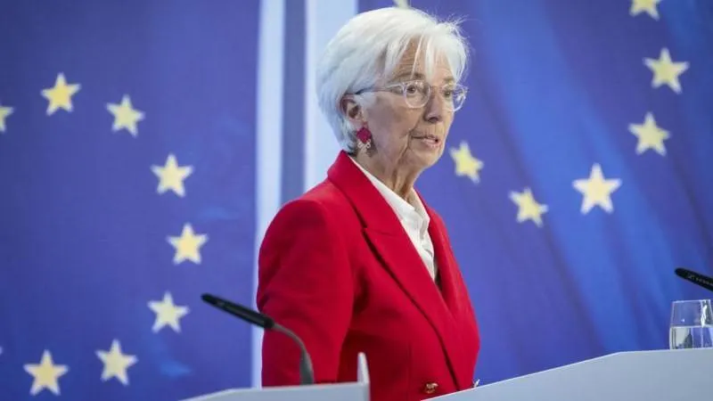 Lagarde says she will leave ECB post in February