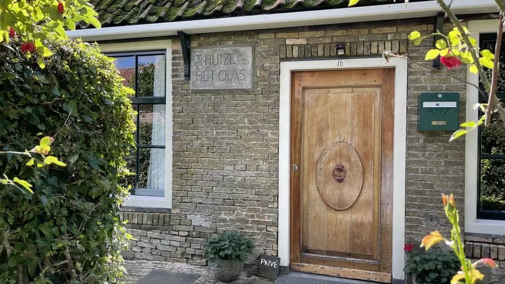 'Legendary spot' where Gerard Reve lived and worked in Friesland is for sale
