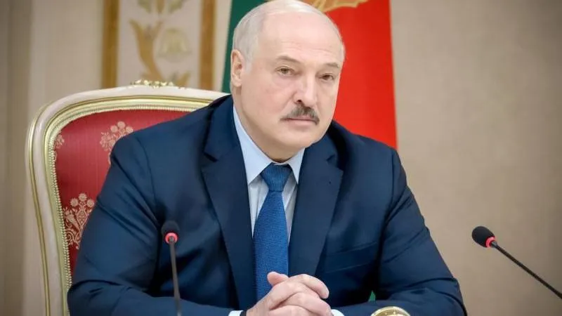 Lukashenko Pardons 15 Convicts, Including 13 Charged with Extremism