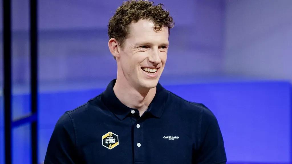 Former rider Nathan Van Hooydonck (30) named sporting director of Visma–Lease a Bike