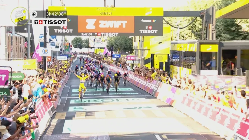 In the yellow jersey, Wiebes takes second Tour stage; Markus’ solo bid foiled just before the finish