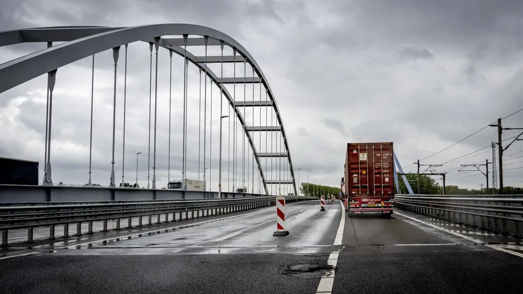 'Millions blow to transport sector as Suurhoff Bridge problems bite'