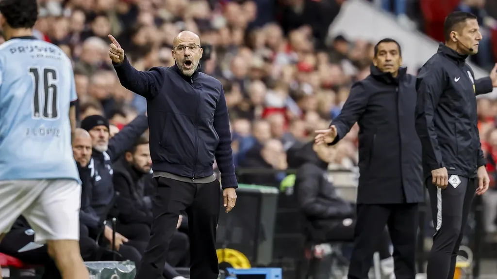 Bosz frustrated as PSV drop points to Feyenoord: 'We were much better'