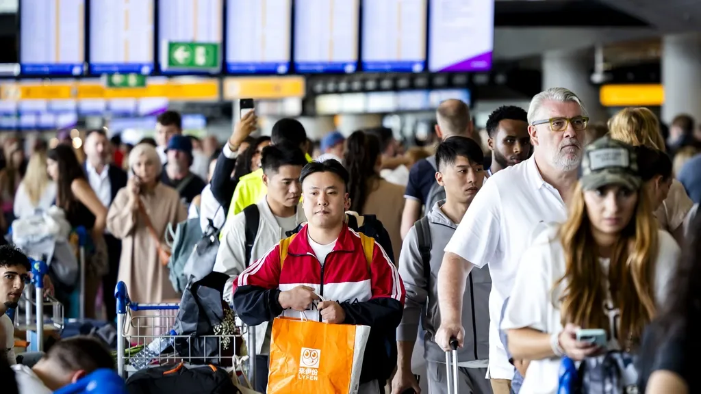 Schiphol and Unions Reach Deal — Security Guards Call Off Strike