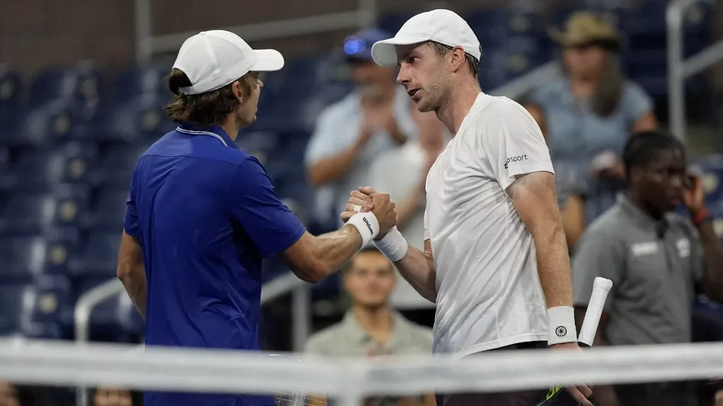 Van de Zandschulp stuns at US Open; De Jong just falls short