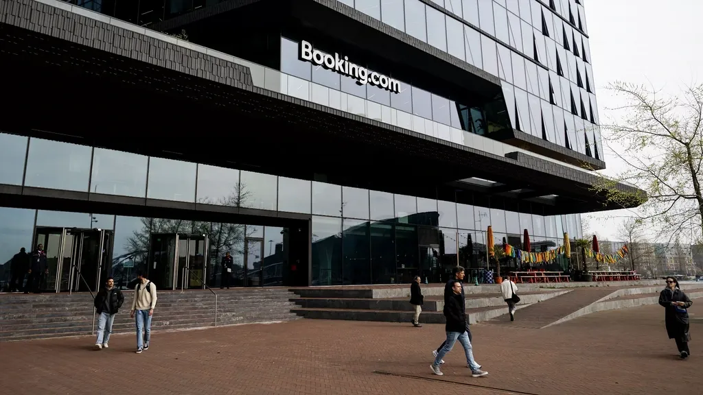 Judge sides with Booking: staff must be required to work from office more often