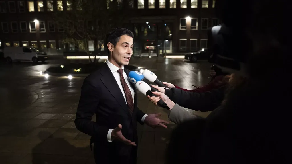 Cabinet resumes talks with opposition but agreement still out of reach