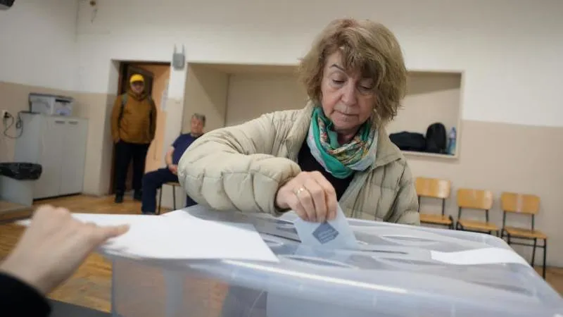 Second round of Bulgaria's presidential election scheduled for November 1