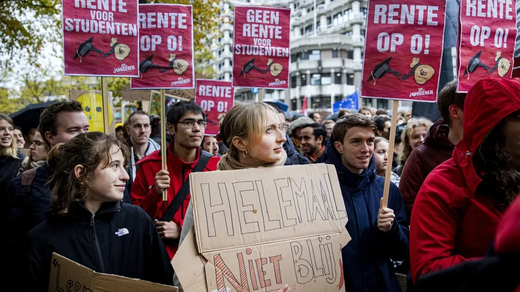 More people now carry €50,000 or more in student debt — 'nobody chooses this'