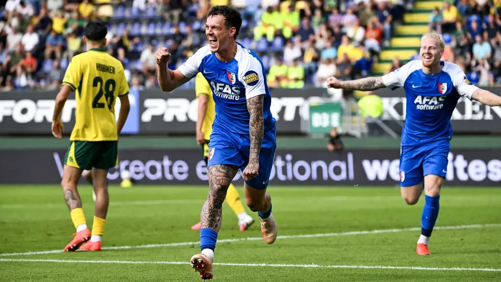 Hornkamp secures leaders AZ a third win over ten-man Fortuna Sittard