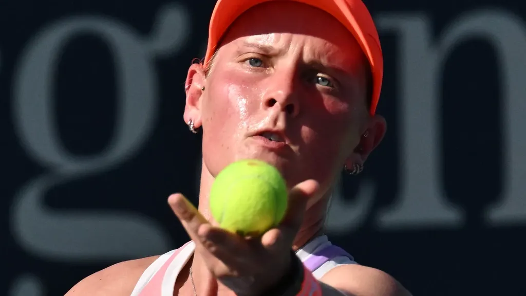 Dutch player Lamens earns first WTA win since last October