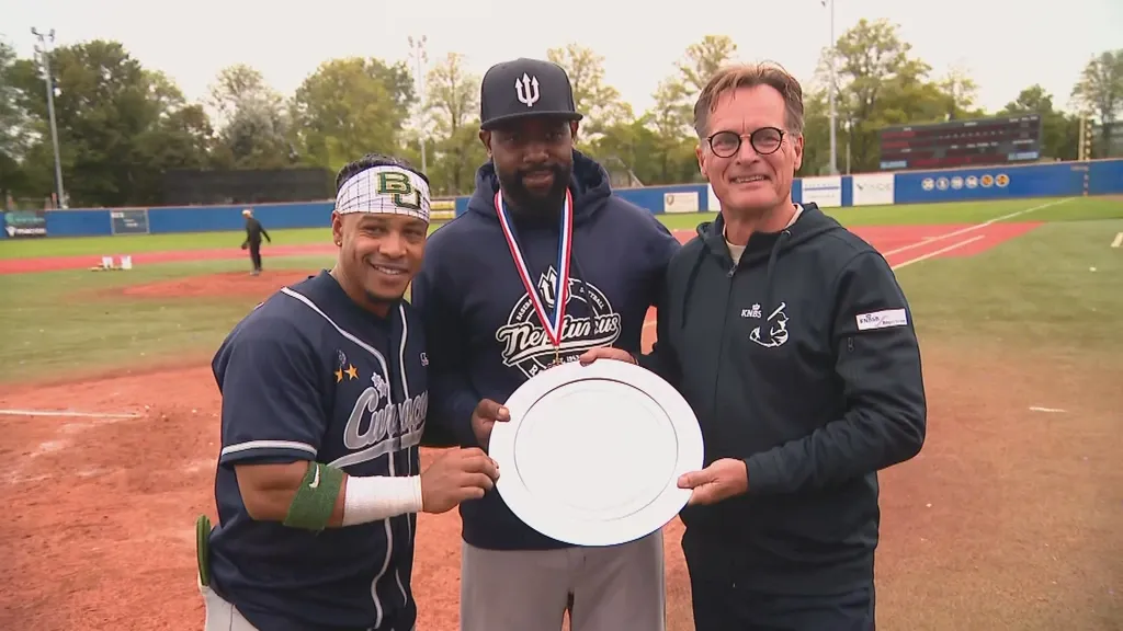 Record champions Neptunus clinch baseball title again after victory over Pirates
