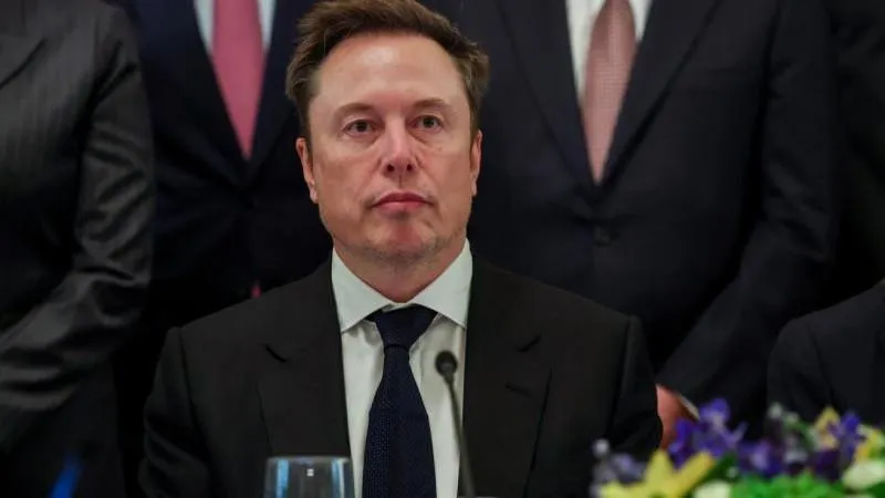 Elon Musk says Ukrainian elites are lining their pockets with Western aid