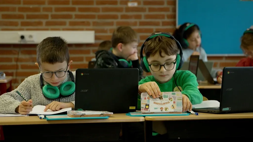 No generative AI for primary school children, say MPs