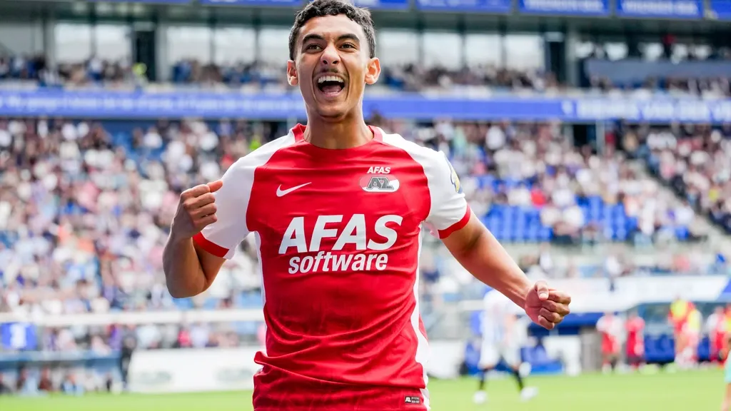 AZ remains perfect in Eredivisie with five wins after Heerenveen comeback