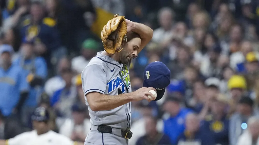 Orange international Palacios sees Tampa Bay lose first World Series game to Milwaukee