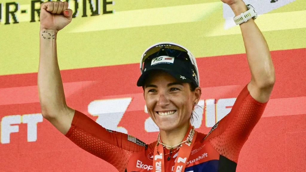 Le Court wins Stage 3 of the Tour of Britain and takes the leader's jersey from Wiebes