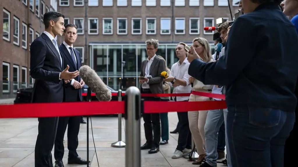 Coalition threatens to cut education budget by €1.2bn if social security talks fail