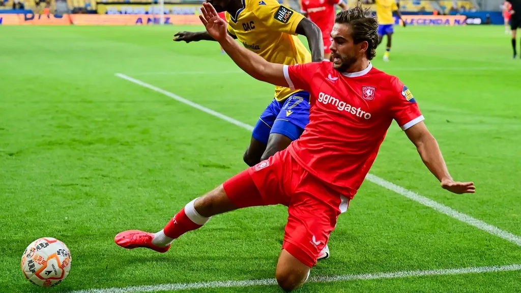 Meagre Twente draws with DAC 1904, yet still secures Conference League play-off spot