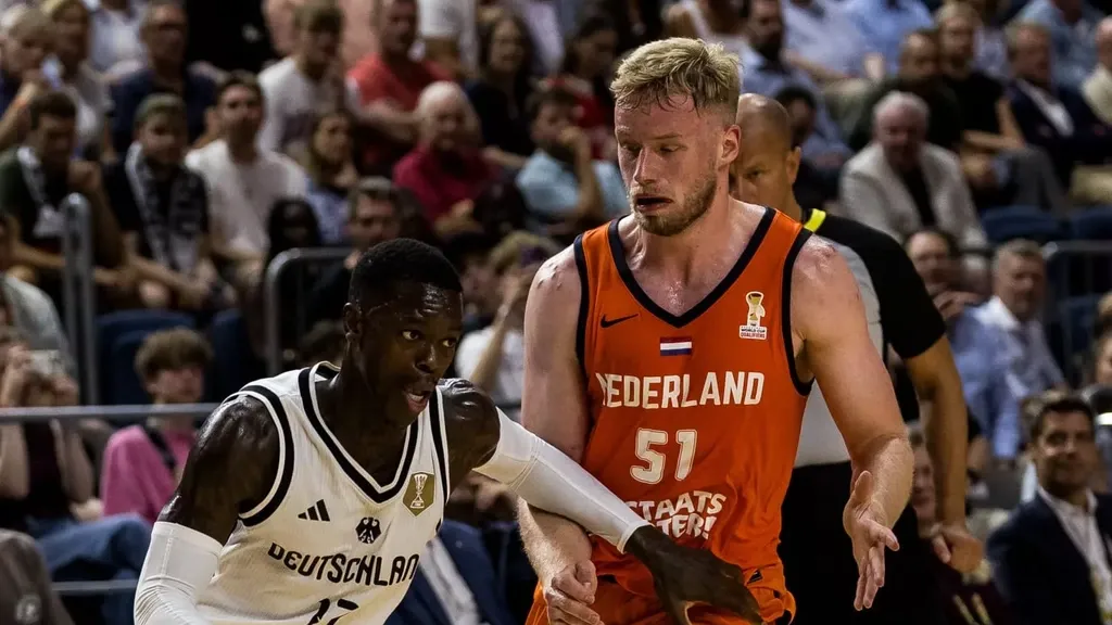 Dutchman Rienk Mast makes NBA debut for Pacers, following in Rik Smits’ footsteps