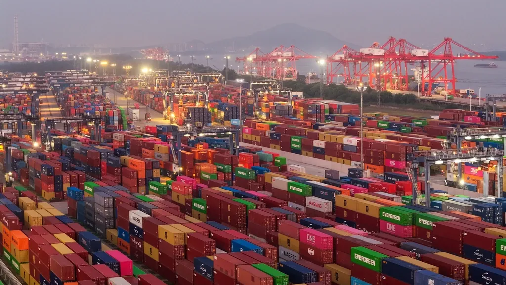 Advisory body: EU must take a tougher line on China, even if it hurts economically