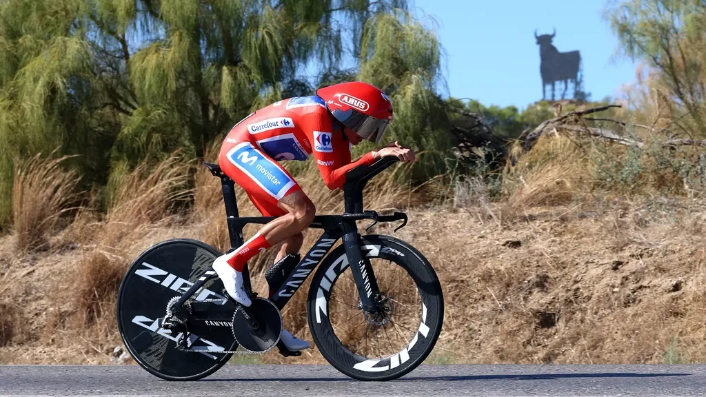 Race leader Mas holds firm in Vuelta time trial; Swiss Küng takes stage win