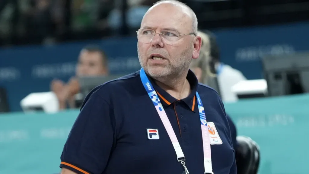 Wheelchair basketball coach Van der Linden also permanently suspended internationally