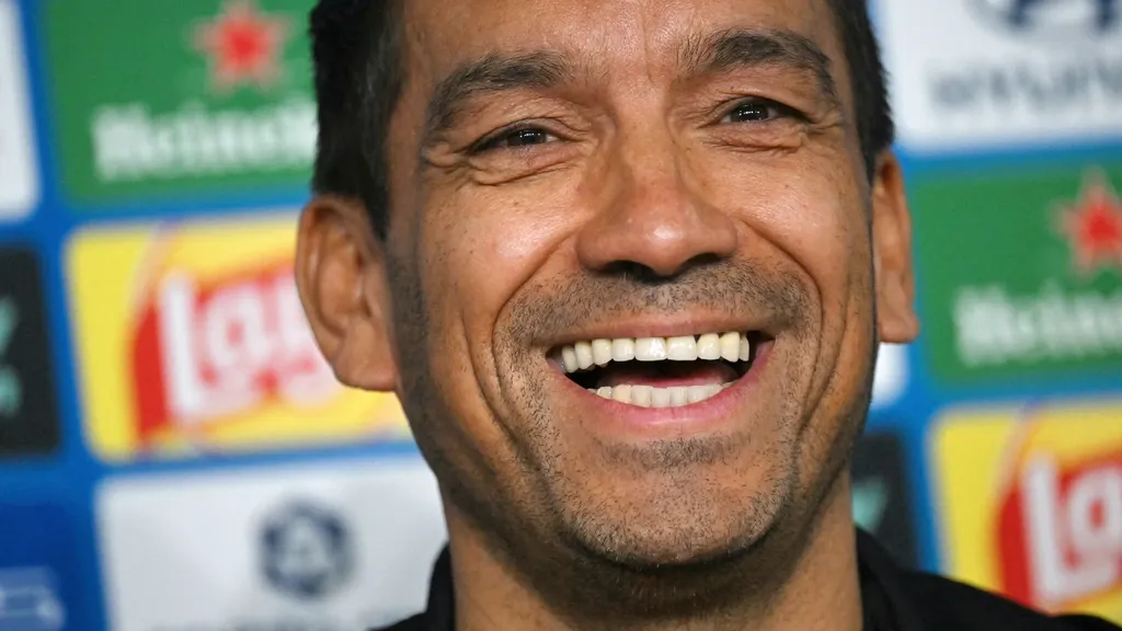 Van Bronckhorst wants to see Feyenoord show bravado against Real Betis, not thinking about PSV yet