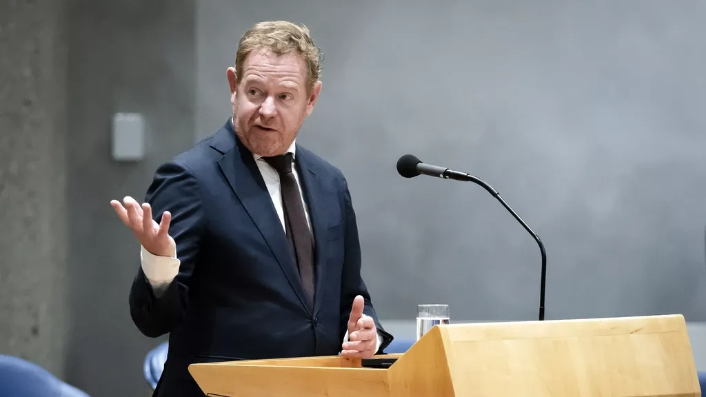Van Weel: Offer Belgium help with 'perverse' dark‑web trade in nude photos