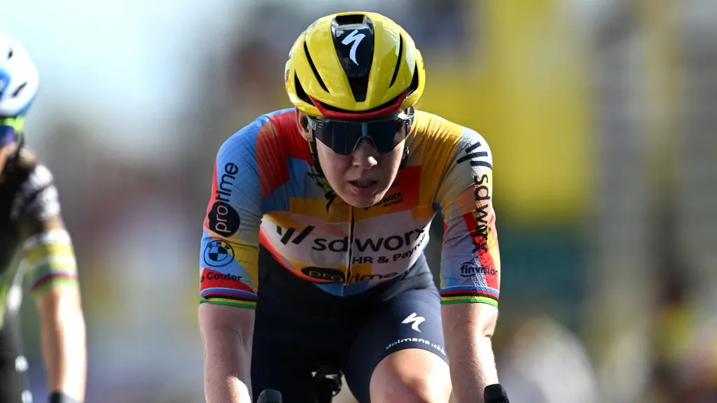 Van der Breggen pulls out of Tour after 'difficult week of racing'