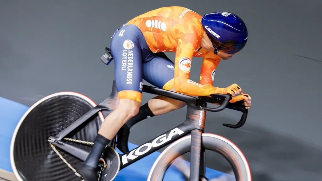 Anonymous Hoppezak ends scoreless in points race at Track Cycling Worlds