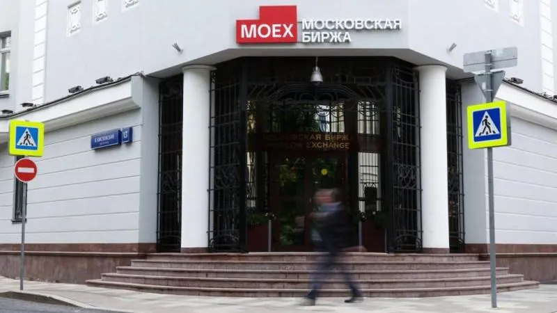 Russian stock market rises at the open, showing resilience amid geopolitical noise