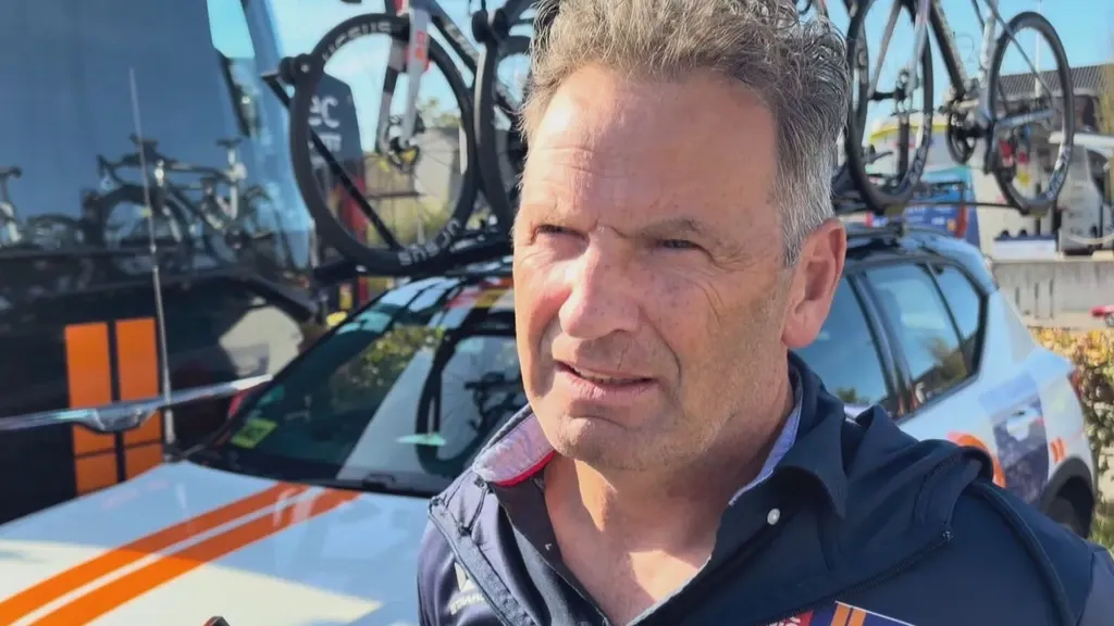 Picnic-PostNL sporting director Kemna seriously injured after falling from a roof