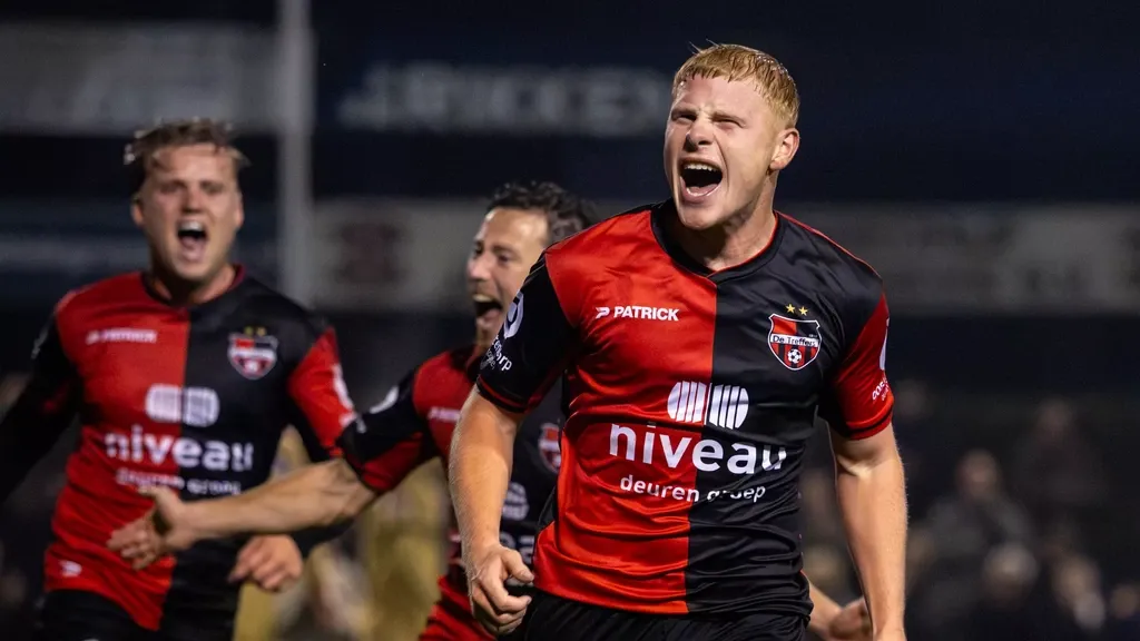 Coach Theo Janssen Guides Amateurs De Treffers to Shocking Cup Win Over Heracles