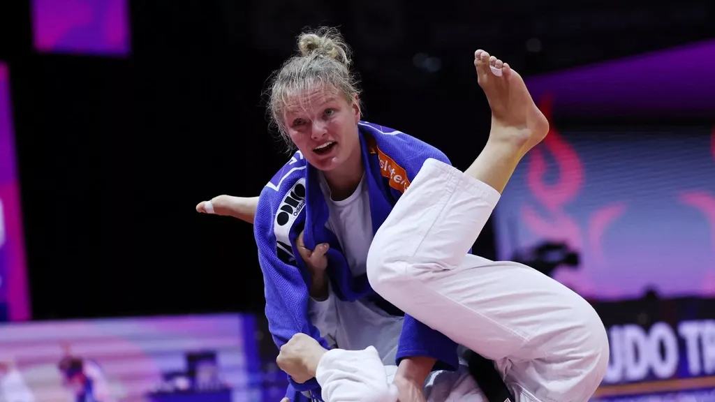Dutch judokas De Voogd and Van Dijke quickly out at Abu Dhabi Grand Slam