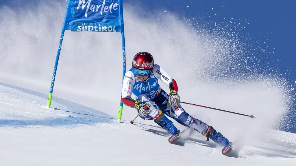 Jelinkova returns to ski for the Netherlands: 'It felt like 100 kilos lifted off my shoulders'