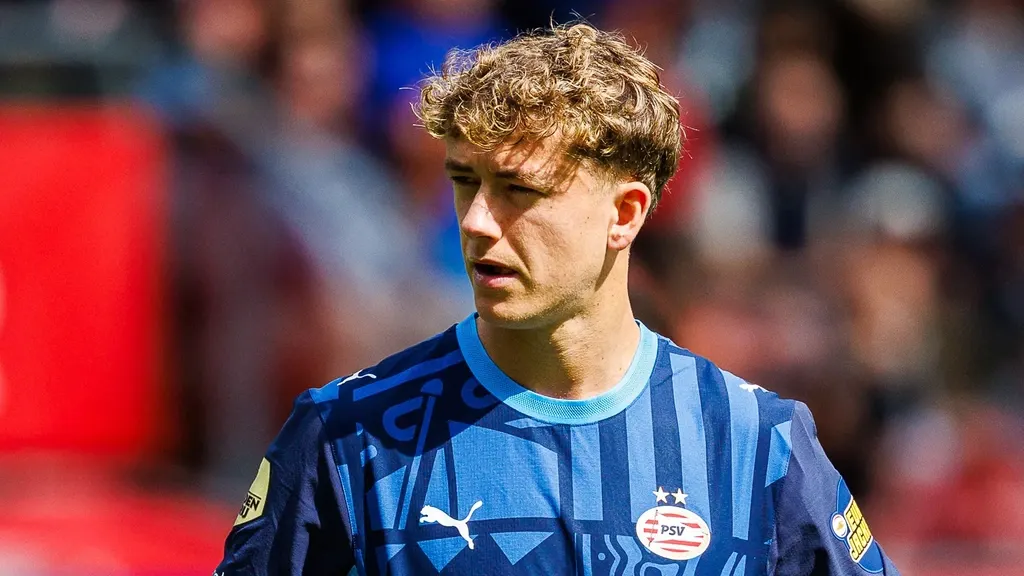 Transfer window for title contenders: from rebuilding to keeping key players