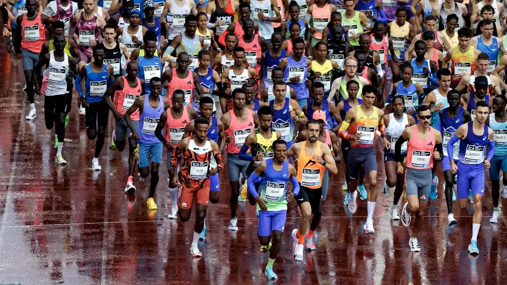 Ethiopian Berhanu narrowly misses course record in wet Amsterdam marathon