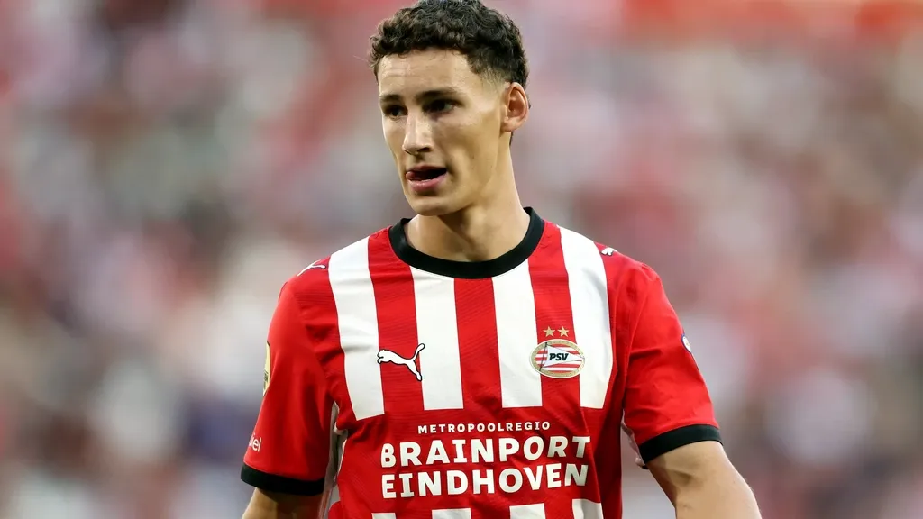 Van Bommel a year after ACL injury already performing at a high level: 'Will become a big player'