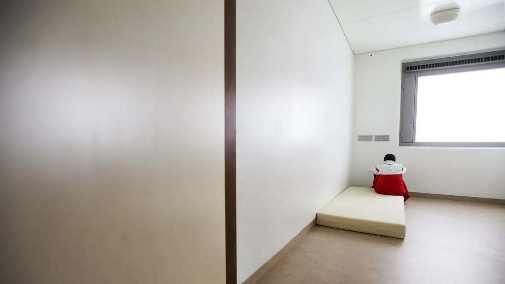 Cabinet drops plan to lock up youths at night in closed youth care