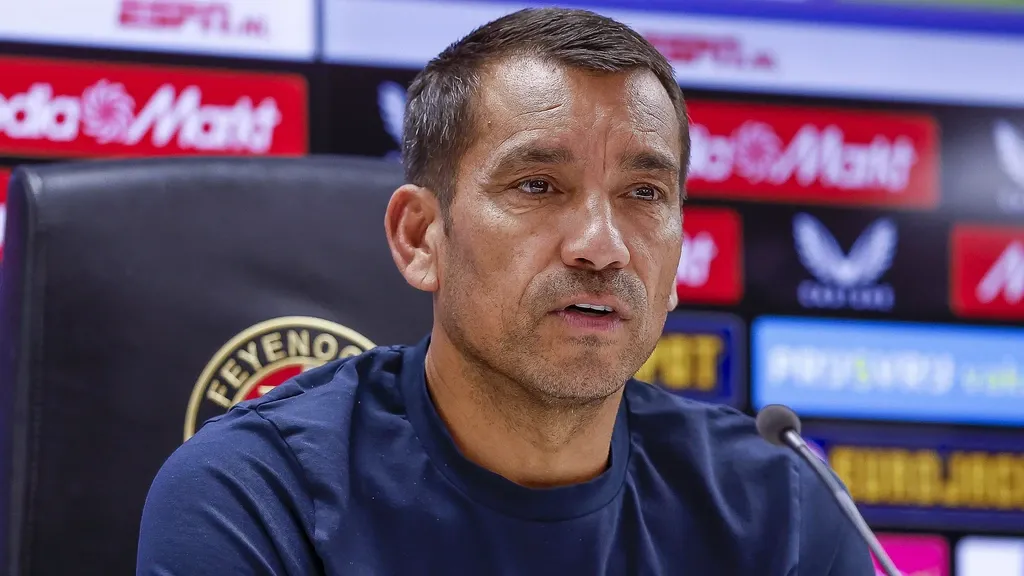 Van Bronckhorst expects a stronger Feyenoord: 'The drop-off wasn't due to fitness'
