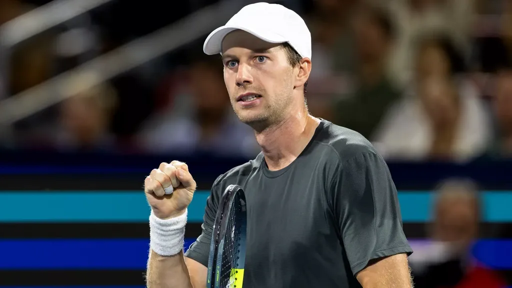 Van de Zandschulp into Cincinnati second round; De Jong out immediately