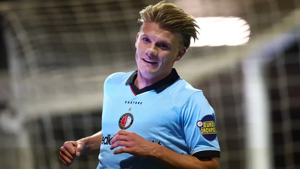 Feyenoord breathes relieved sigh after goal-fest at Telstar: 3-4
