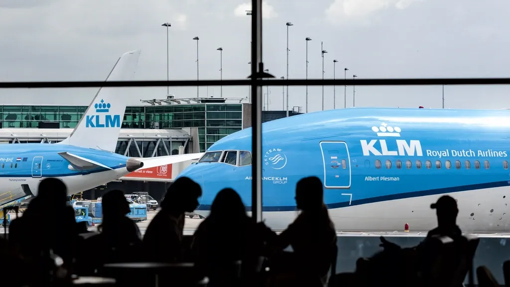 KLM suspends Dubai flights for the whole winter, extends suspension for Riyadh and Dammam amid Gulf tensions