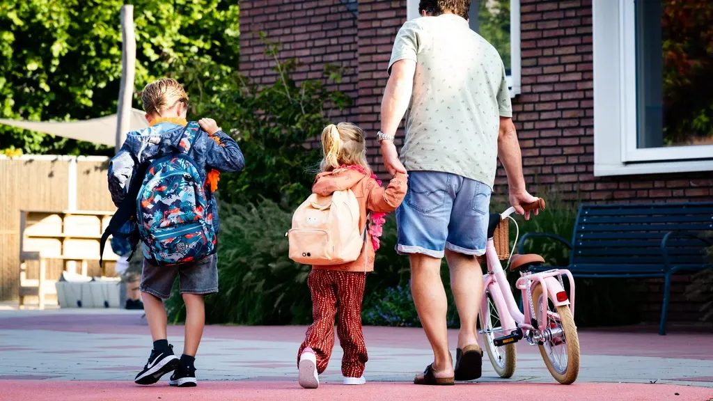 Council sees 'hardening' of relations between parents and schools